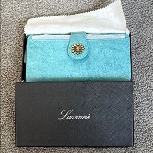 Leather Wristlet/Wallet/Clutch. Lavemi 8”x5.5”x1.5”. RFID ID/card slots galore!